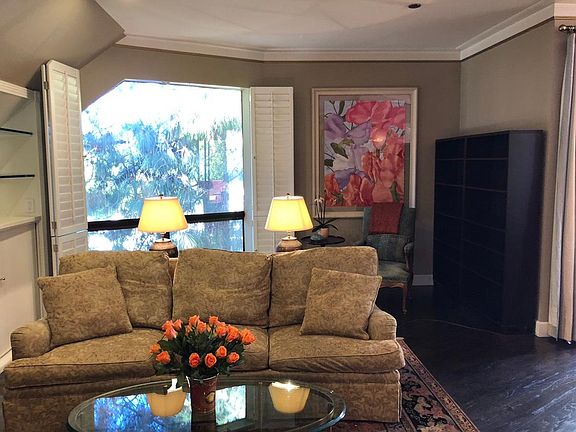 Matching down sofas of highest quality. 