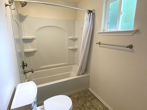 4th image of 2237 1/2 NW 12th St #0