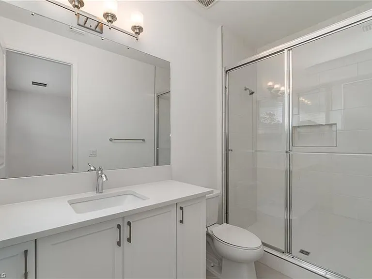 12750 Woodbury Dr — Photo 17
