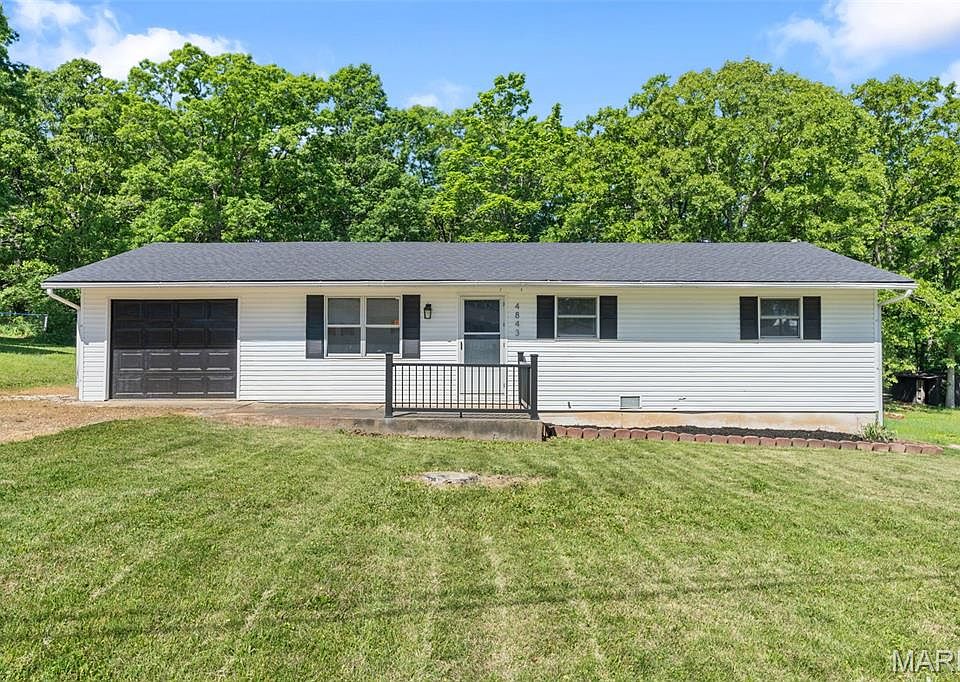 1st image of 4843 Woodland Dr