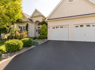 17 Tamarack Rd, Monroe Township, NJ 08831