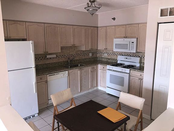 2nd image of 3303 S Grove Ave #409