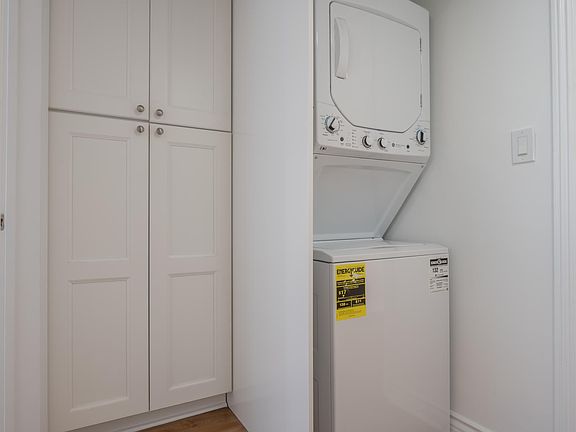 3rd image of 1038 7th St APT 10