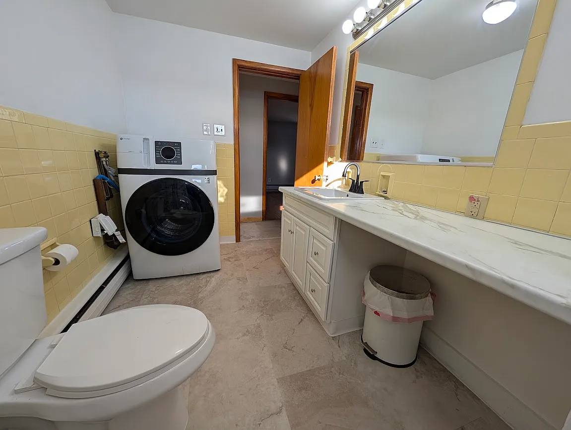 2 bed, 900 sqft, $1,400 — Photo 3