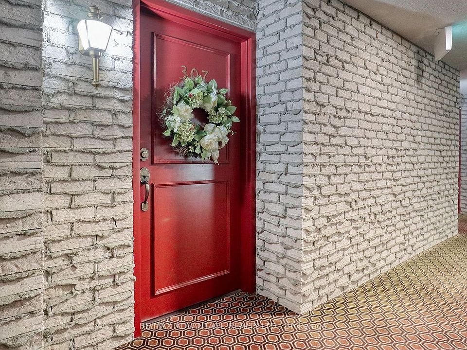 1st image of 693 Windermere Rd #307