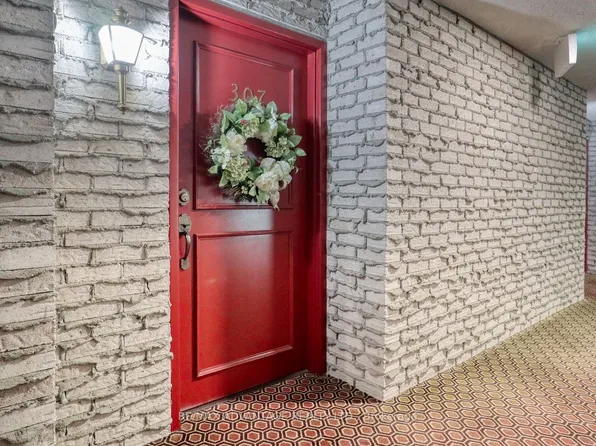 693 Windermere Rd #307, London, ON N5X 2P1