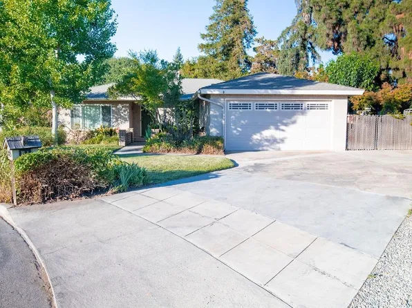 543 Autumn Ct, Madera, CA 93637