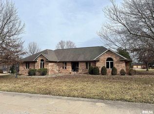 1303 Camden Ct, Marion, IL 62959