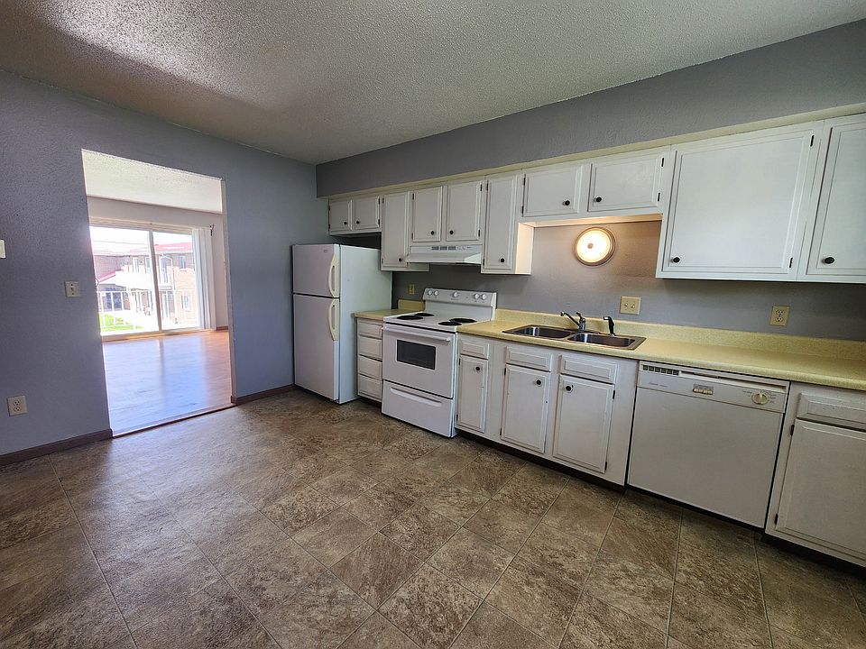 1st image of 101 16th Ave NW #29