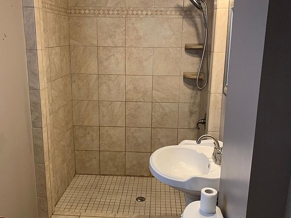 4th image of 3725 Spottswood Ave #4