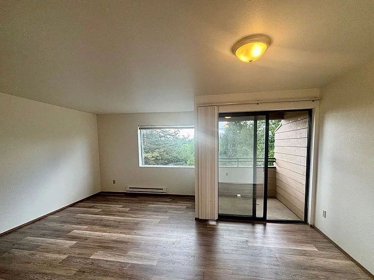 Kelsey House Apartments — Photo 11