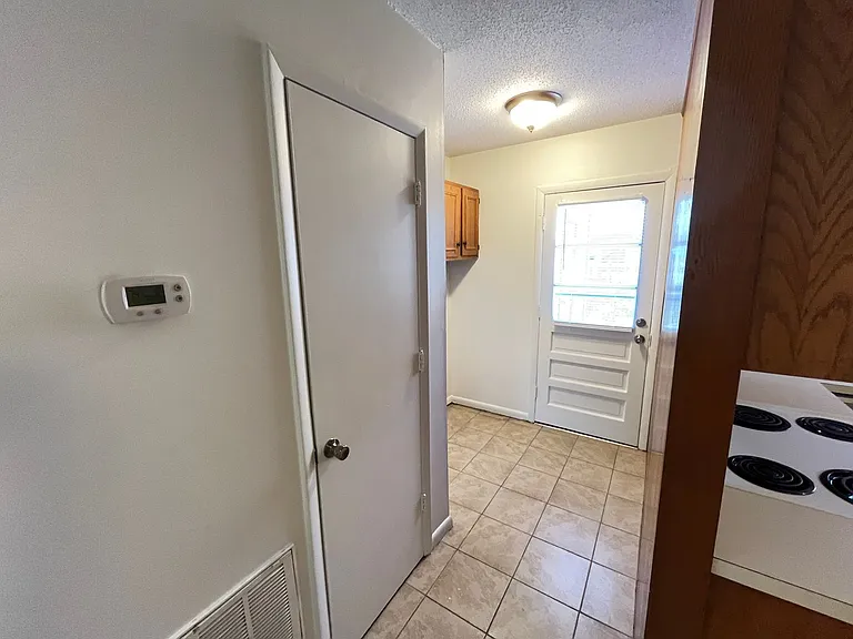 4805 Little River Rd #4 — Photo 8