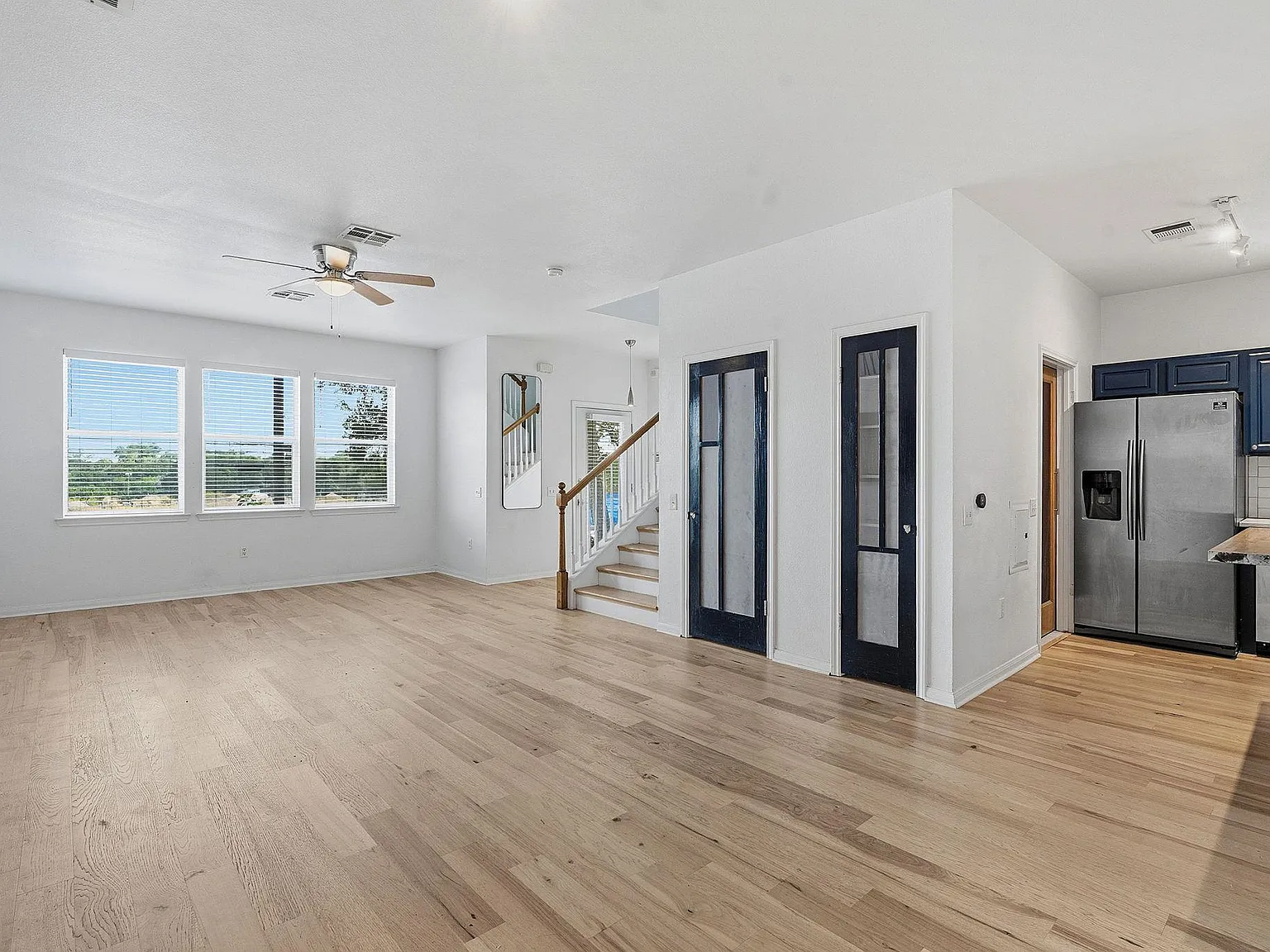 3 bed, 1.5 bath, 1444 sqft, $2,900 — Photo 4