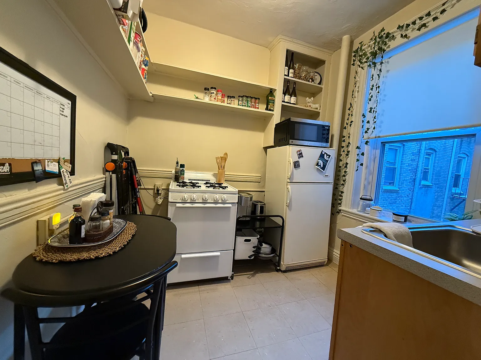 Studio, 325 sqft, $2,010 — Photo 4
