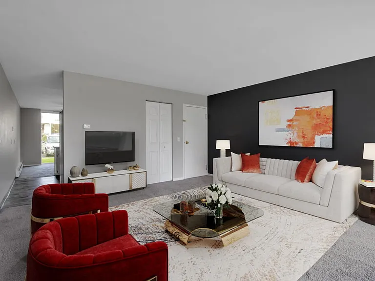 Porter Manor — Photo 10