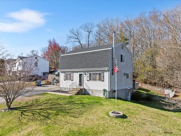156 Cottonwood Lane, Montville, CT 06382