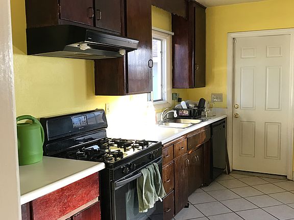 5th image of 8920 Encina Ave