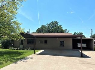 1229 S 8th St, Blackwell, OK 74631