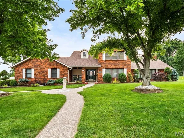 221 Tower Hill Dr, Columbia, IL 62236