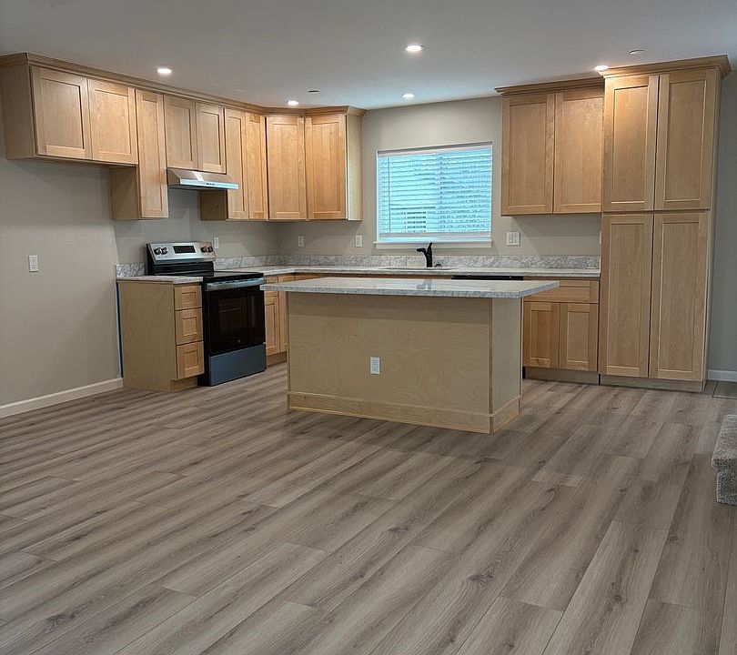 1st image of 224A Brittain Ln