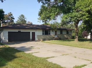 313 98th Ln NW, Coon Rapids, MN 55433