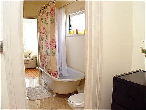 charming claw tub!