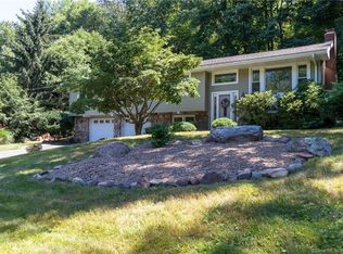 13 Willow Stream Dr, Vernon, CT 06066
