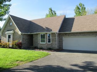 1006 Sunday Silence Dr, Greenbrier, TN 37073