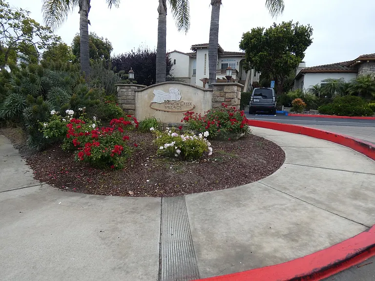 610 Sunrise Dr #2L — Photo 1