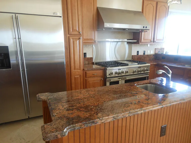 GOURMET KITCHEN