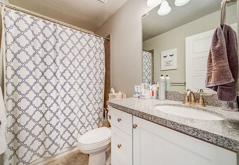 687 S 1840 W #MASTER ROOM — Photo 20