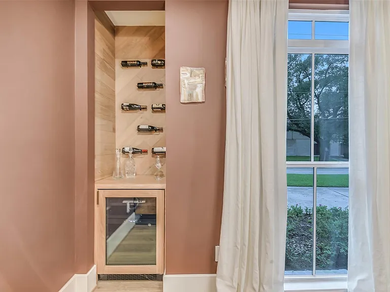 9411 Millbury Dr — Photo 15