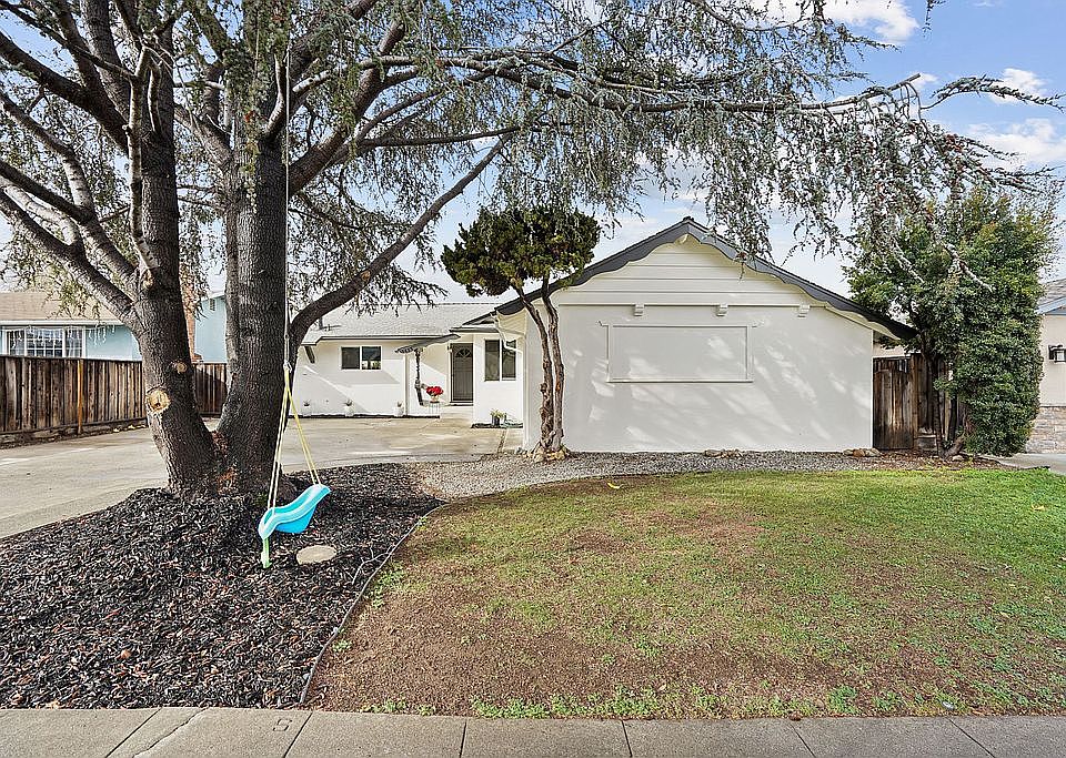 1st image of 3433 Calvin Ave