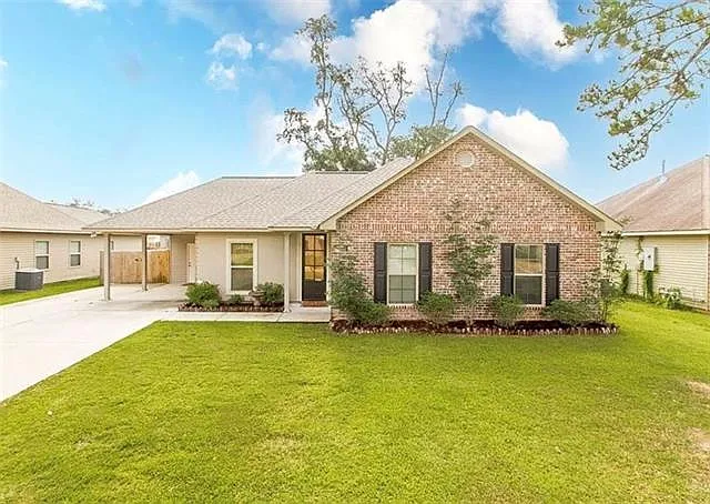 18162 Fox Hollow Loop — Photo 1