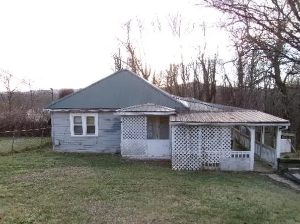 202 Noble St, Oak Hill, WV 25901