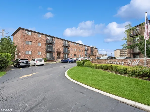 6820 W Raven St Unit 3B, Chicago, IL 60631