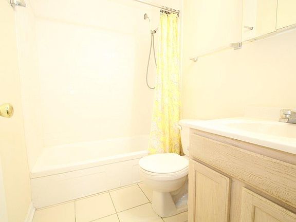 4th image of 1619 N Windsor Dr APT 111