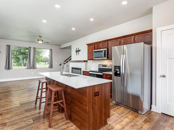 4th image of 102 Destiny Dr