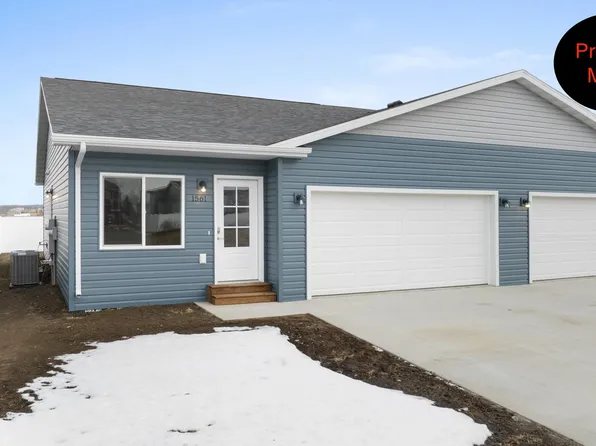 1537 47th Loop SE, Minot, ND 58701