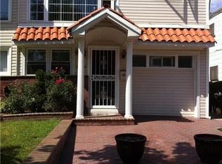 25503 149th Ave, Jamaica, NY 11422