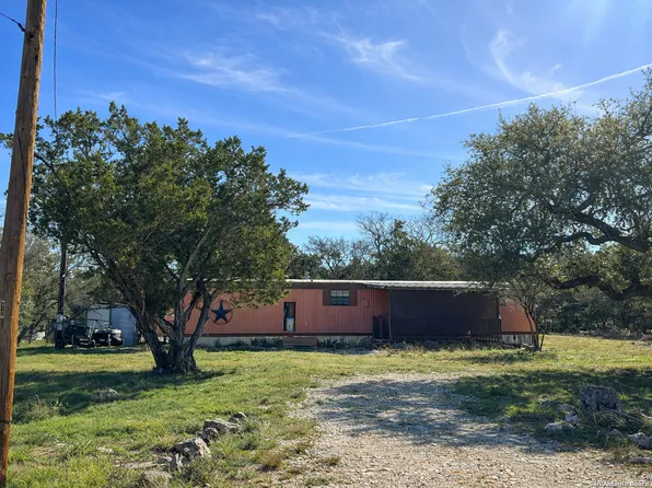 1064 Brook Valley, Canyon Lake, TX 78133