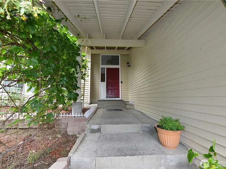 32301 2nd Ave SW — Photo 9