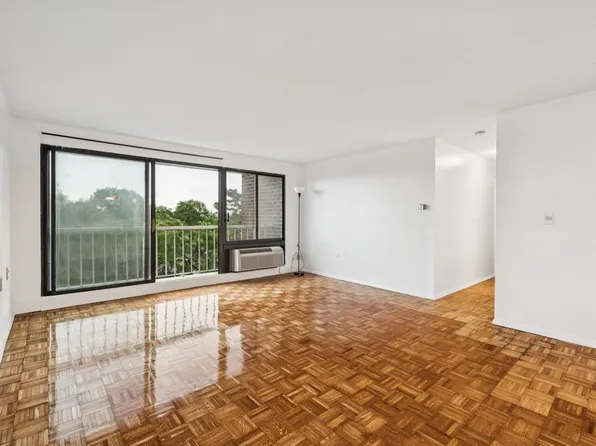 1105 Massachusetts Ave APT 6A, Cambridge, MA 02138