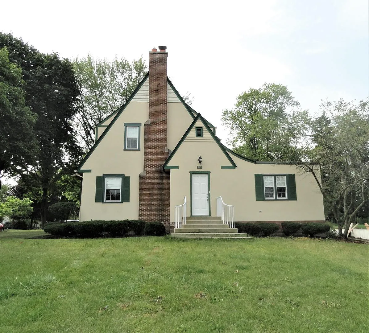 125 E Hillside Ave photo 1
