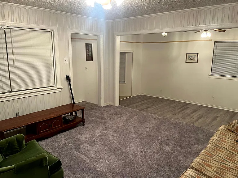 1230 E Leonard St — Photo 33