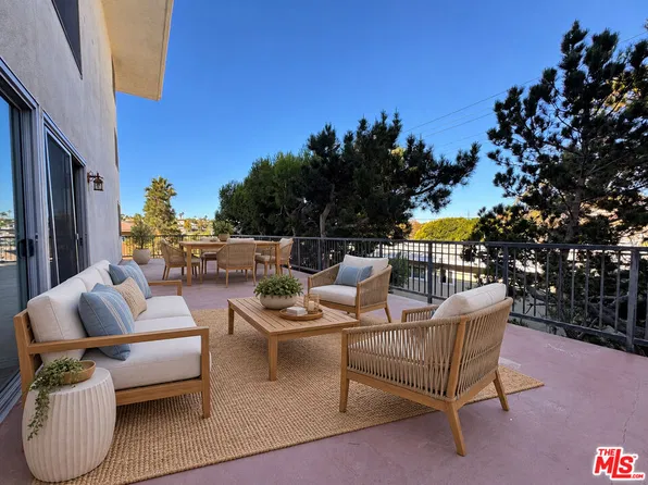 8701 Delgany Ave, Los Angeles, CA