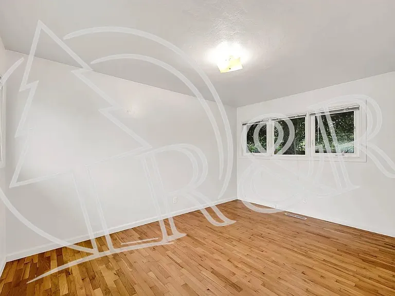 1640 Gilham Rd — Photo 7