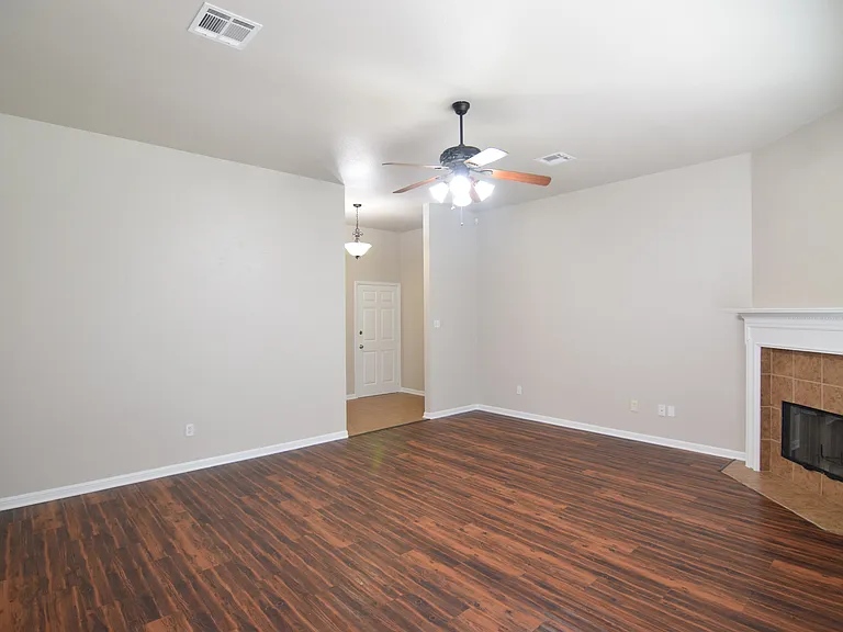 5619 Fair Hill Dr — Photo 8