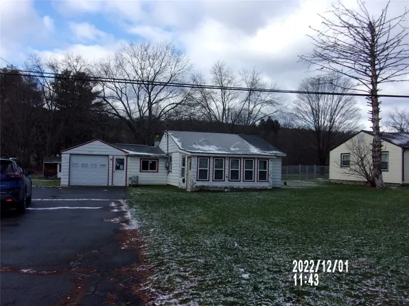 427 Oak Hill Rd, Binghamton, NY 13901