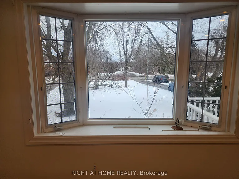 20145 Bathurst St — Photo 17